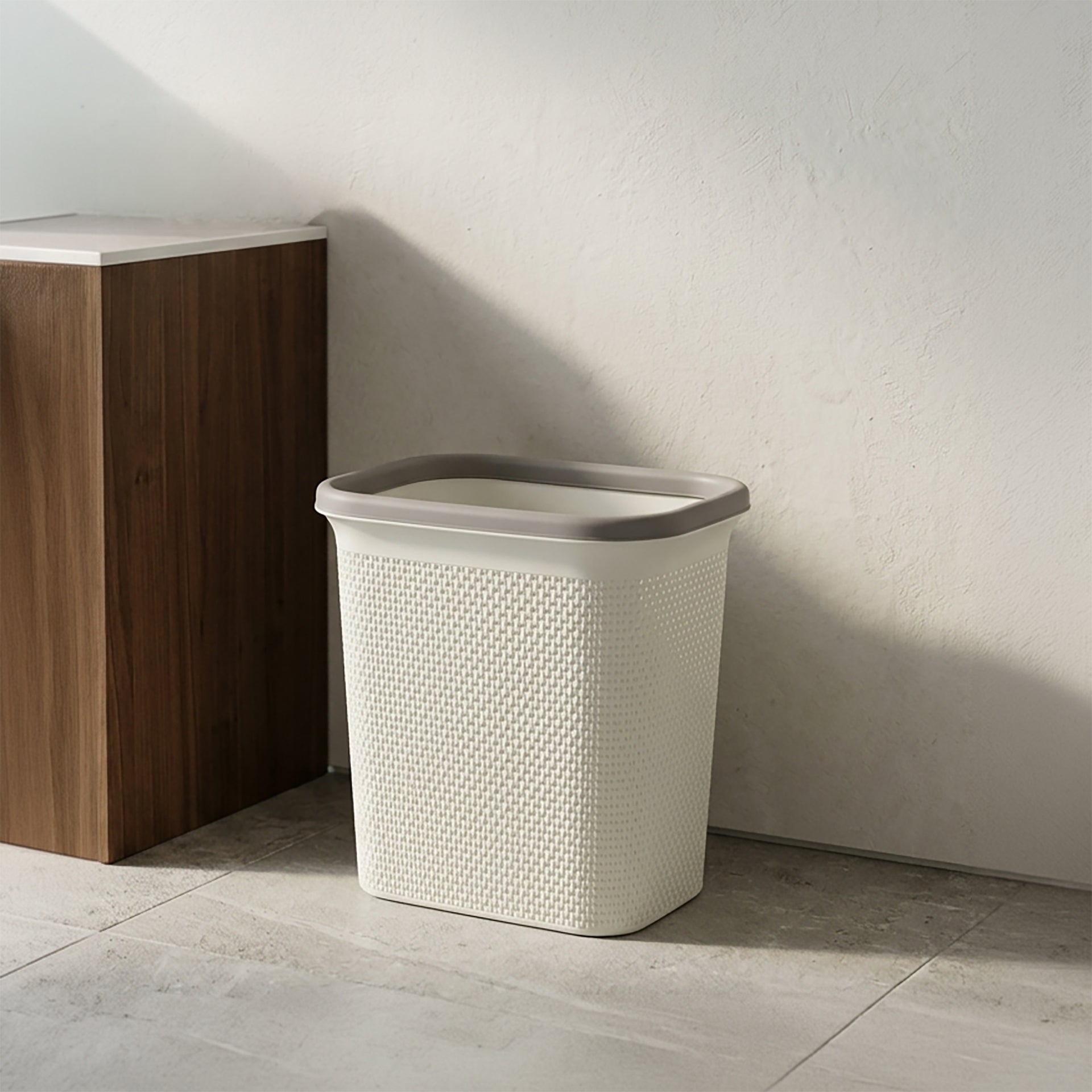 Plastic Trash Can Small By Zodiya