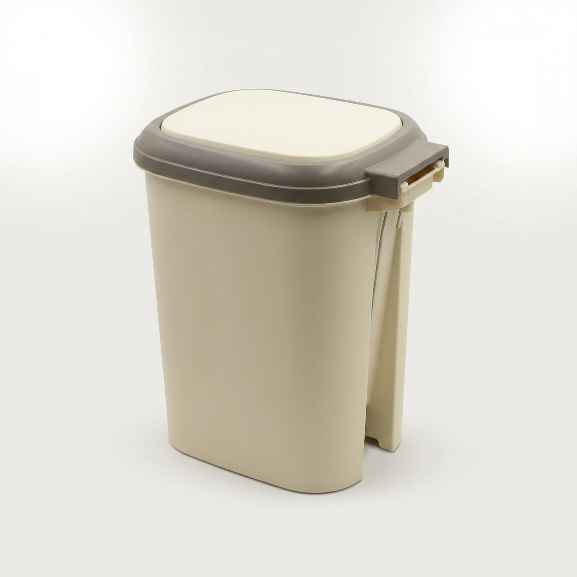 White Plastic Trash Bin By Zodiya