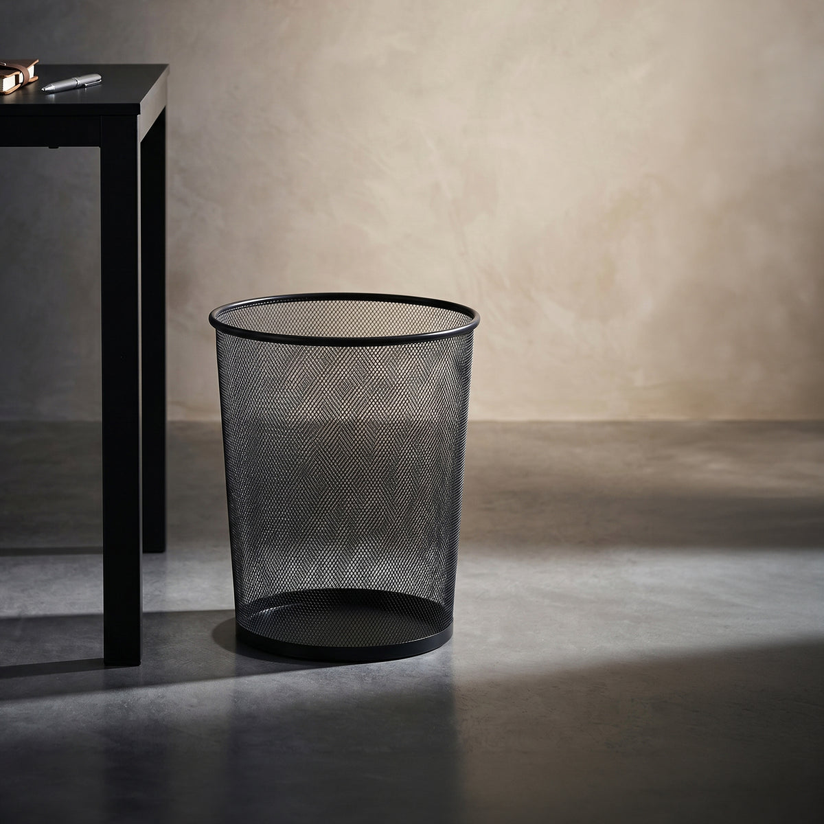Black Metal Dust Bin by Zodiya