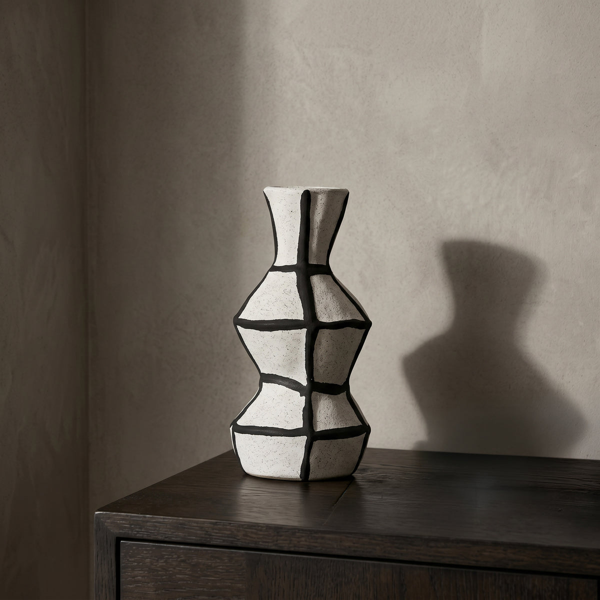 Ceramic Flower Vase (Black,white) By Zodiya