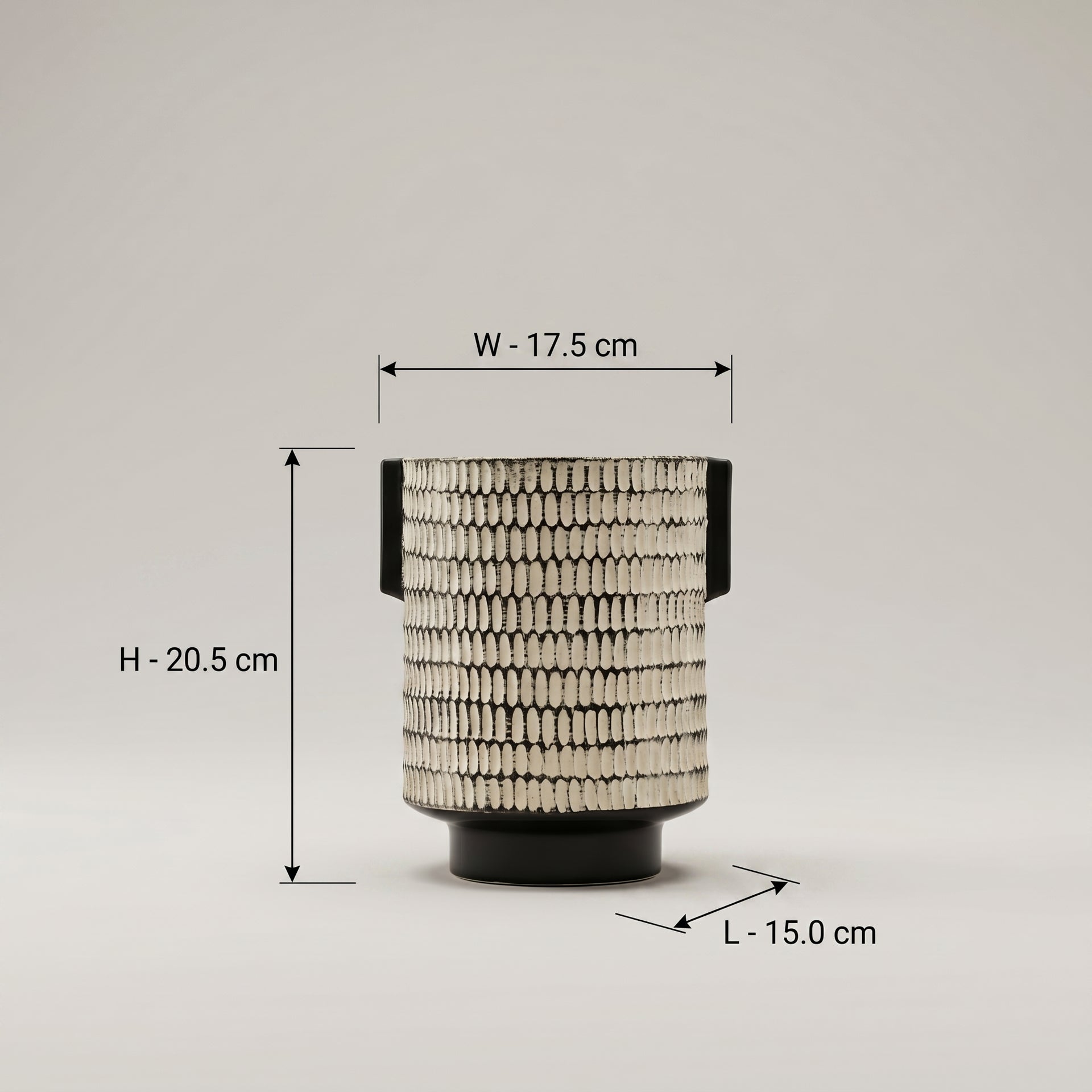 Small Cylindrical Flower Vase by Zodiya