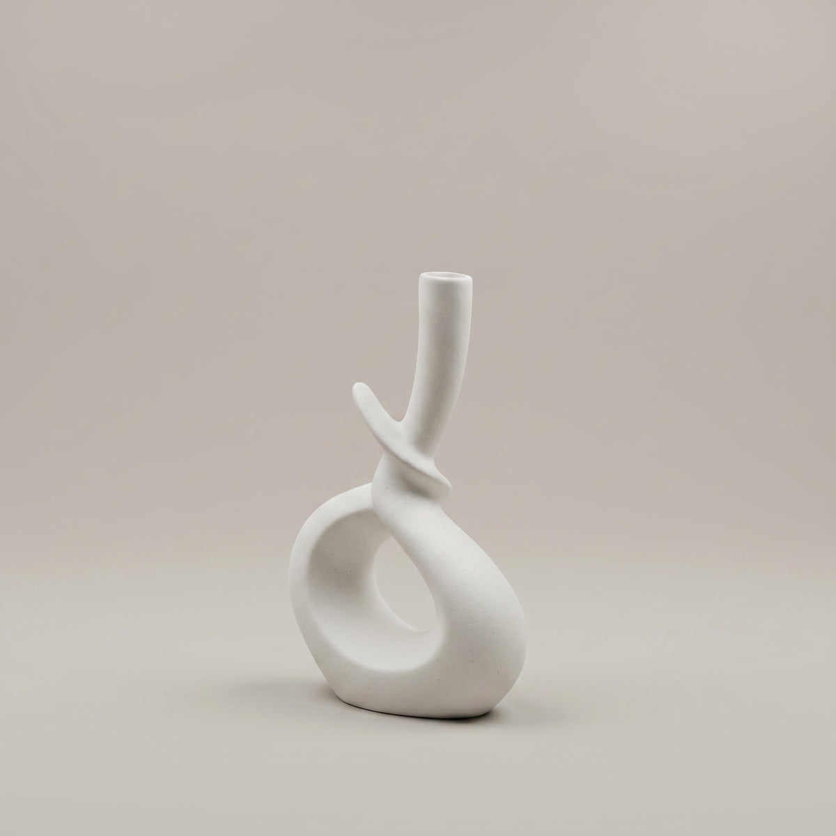 White Knot Ceramic Flower Vase by Zodiya