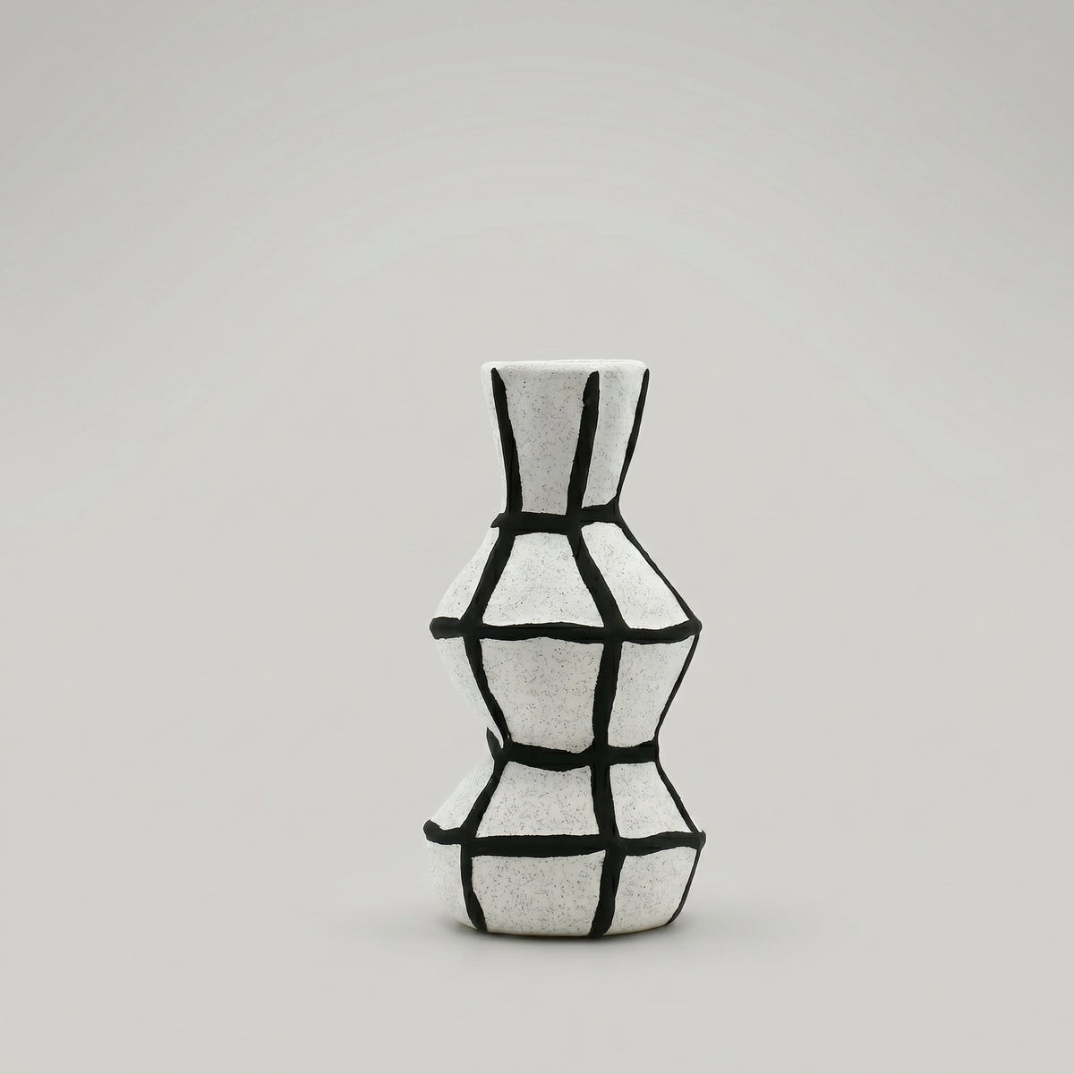 Ceramic Flower Vase (Black,white) By Zodiya