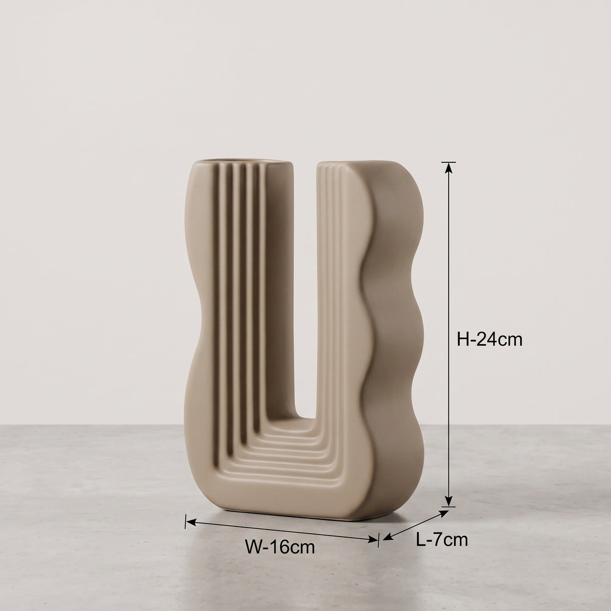 U-shape Wavy Ceramic Flower Vase By Zodiya